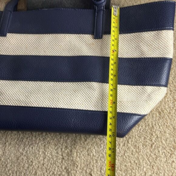 Amanda Blu shoulder bag. Navy & tan strip. Small pouch inside. Cute for Spring! - Picture 11 of 11